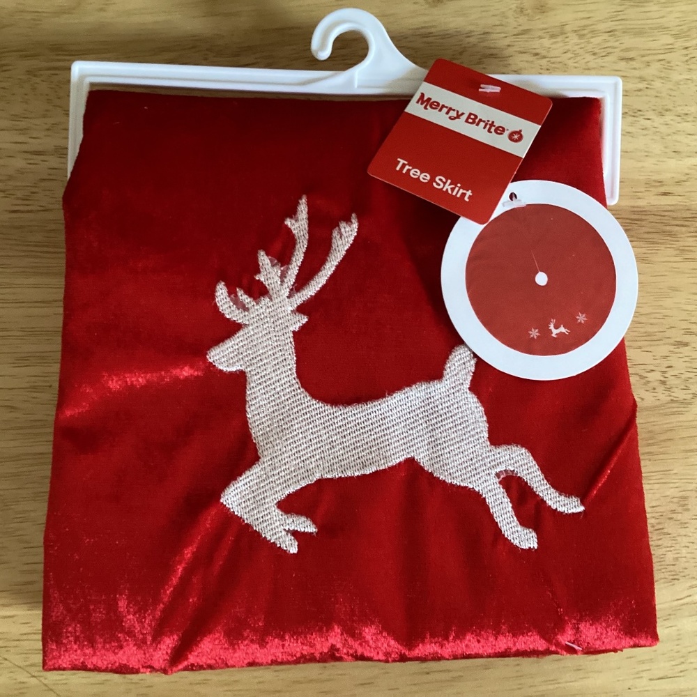 Merry Brite Red Christmas Tree Skirt with White Reindeer Embroidered 42 inch